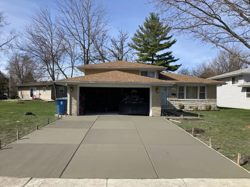 Professional lawn care service experts serving Chicago, IL - chavez construction