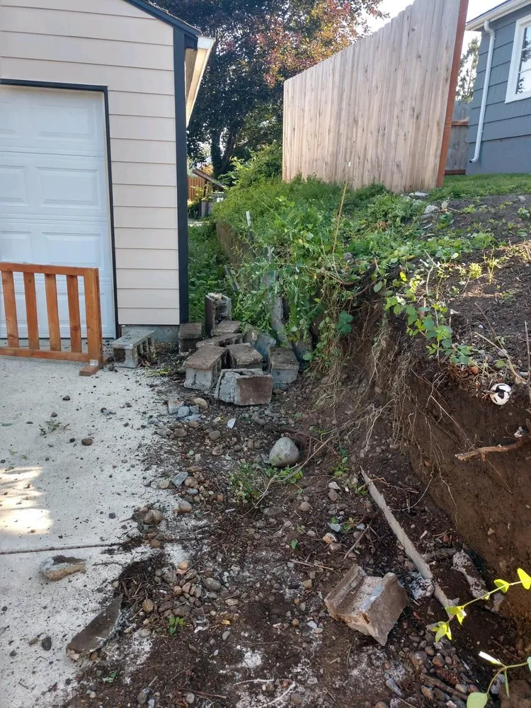 Custom yard cleanup service in Mount Vernon, WA by Chavez Landscape