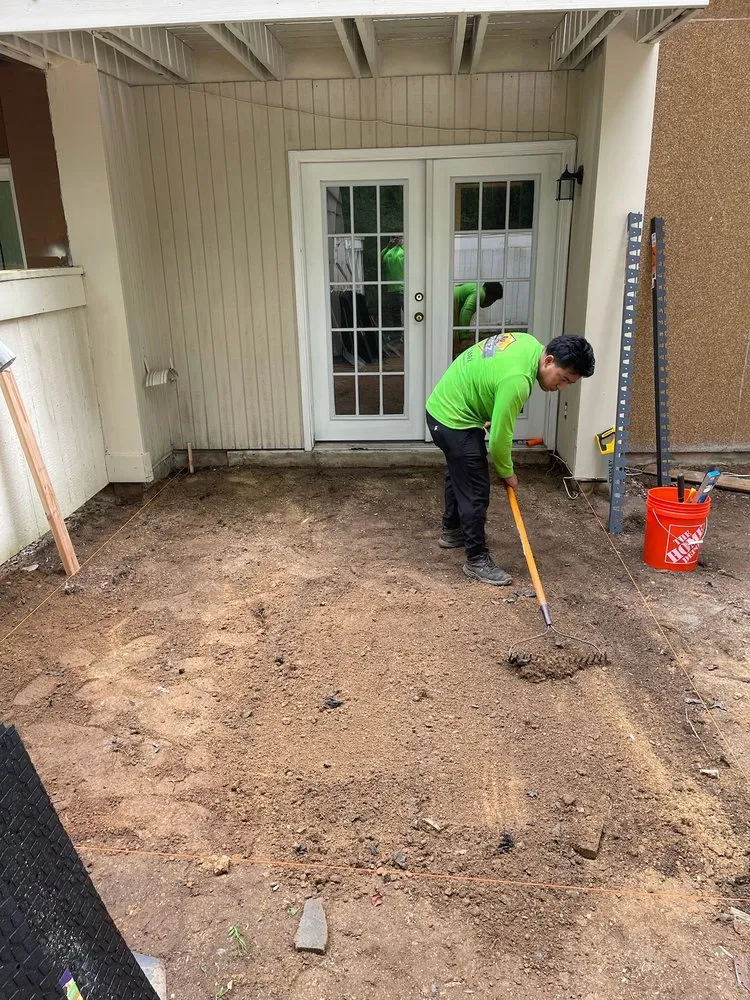 Affordable lawn mowing service experts serving Fort Washington, MD - Chavez Landscaping