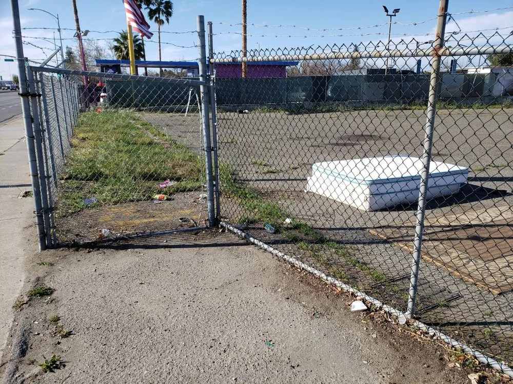 Expert yard maintenance for beautiful yards in Newark, CA by Chavez Landscaping