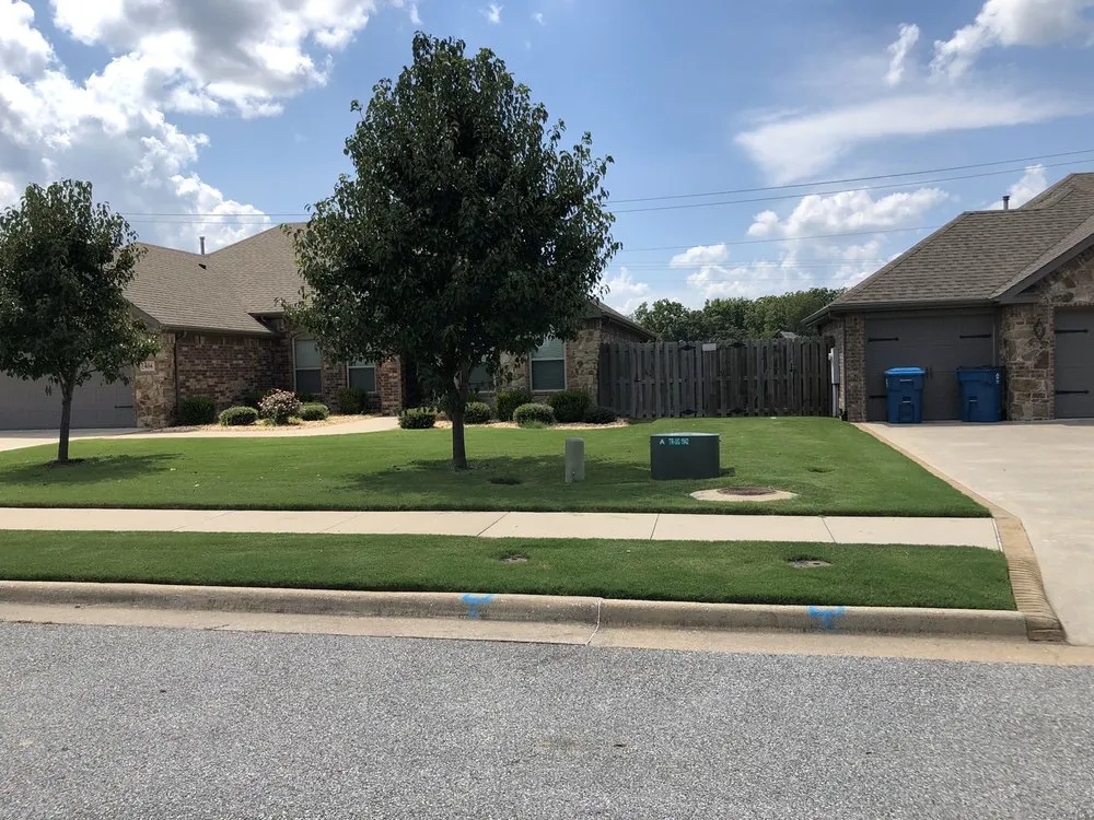 Professional yard cleanup service experts serving Rogers, AR - Chavez landscaping