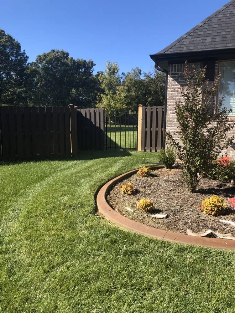 Reliable yard cleanup service experts serving Rogers, AR - Chavez landscaping
