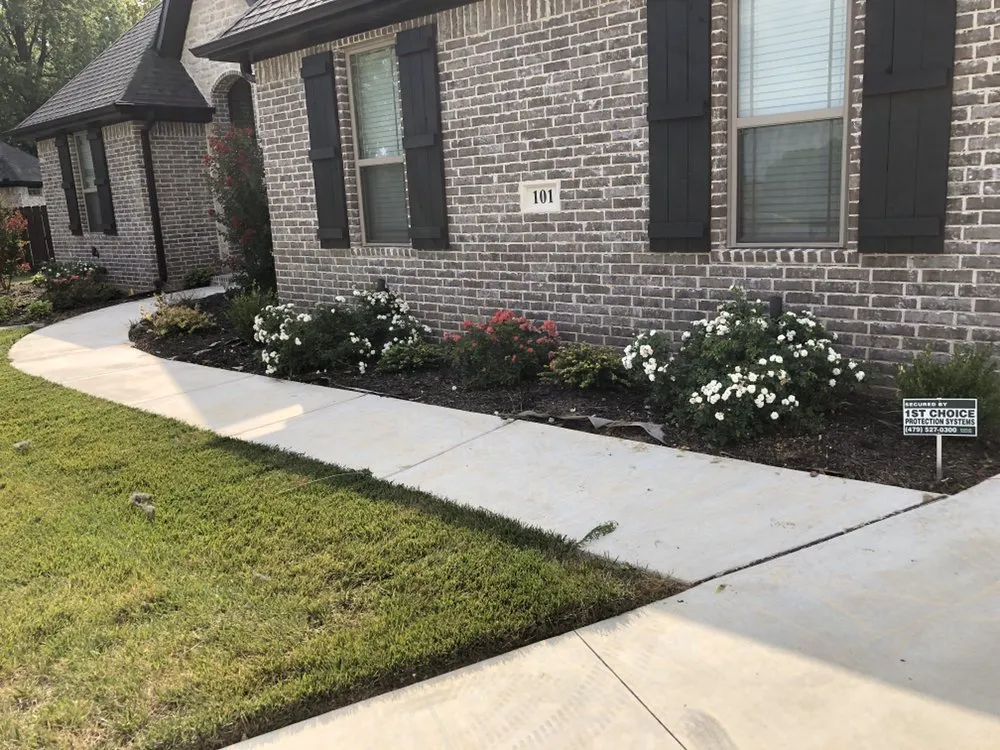 Trusted lawn mowing service for year-round maintenance across Rogers, AR - Chavez landscaping