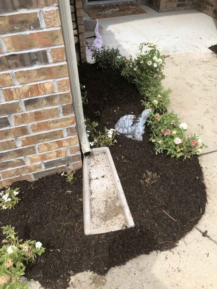 Custom landscaping services experts serving Rogers, AR - Chavez landscaping