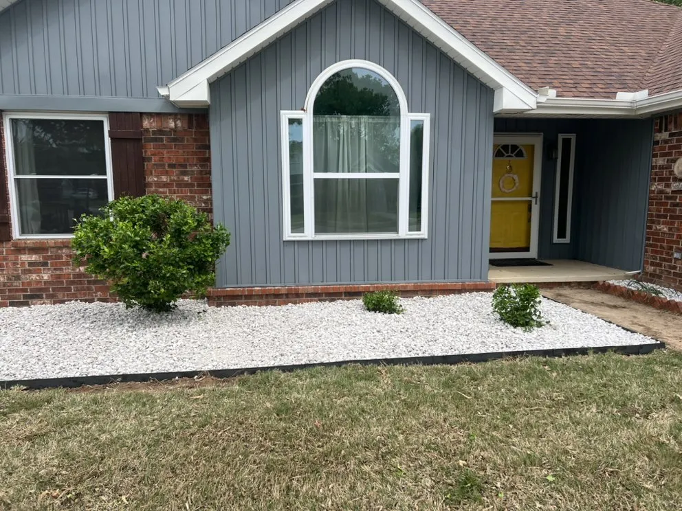 Reliable lawn mowing service experts serving Rogers, AR - Chavez landscaping