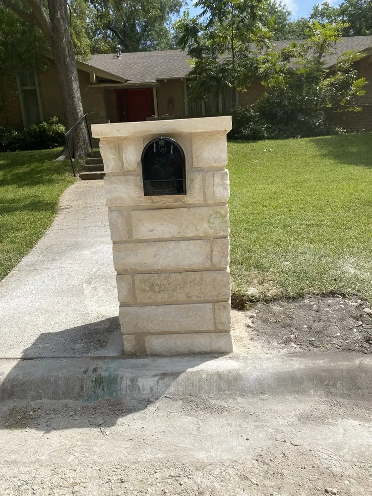 Expert garden landscaping with custom design in Temple, TX by Chavez Landscaping