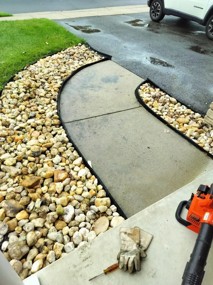 Professional residential landscaping with custom design across Philadelphia, PA - Che Cleaning Service