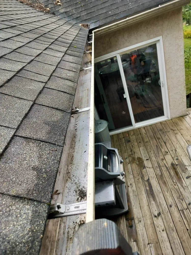 Custom yard maintenance in Philadelphia, PA by Che Cleaning Service