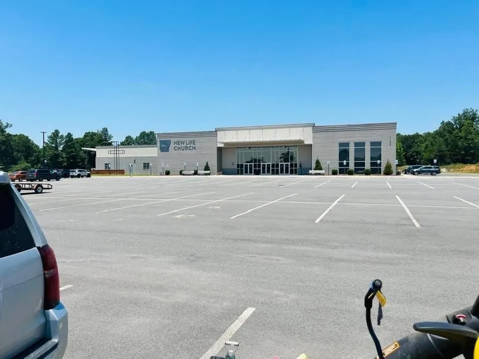 Top-rated lawn mowing service with custom design in Jacksonville, AR by Cheapess N Town Landscaping