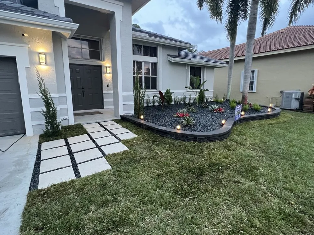 Reliable yard cleanup service experts serving Hollywood, FL - Checkmate Finishings