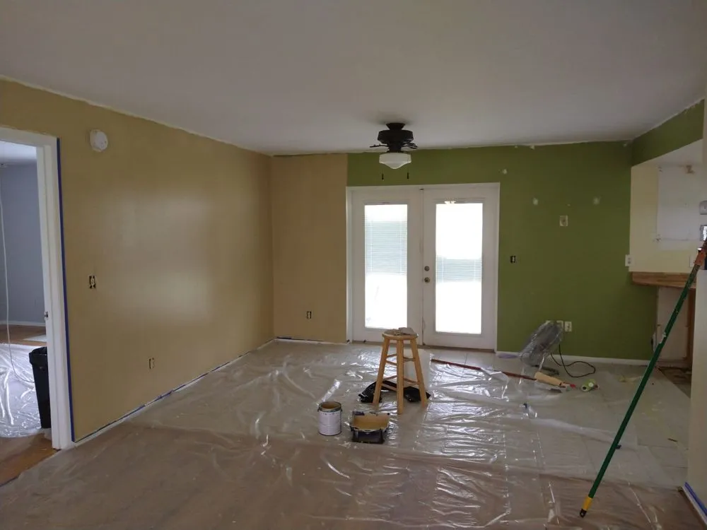 Local yard cleanup service for residential properties across Kissimmee, FL - Chela’s Lawnservice