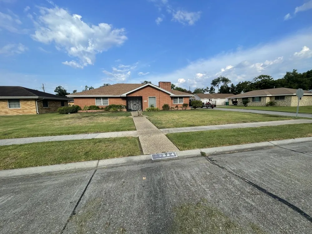 Custom garden landscaping experts serving Marrero, LA - Cheramie's Lawn Care