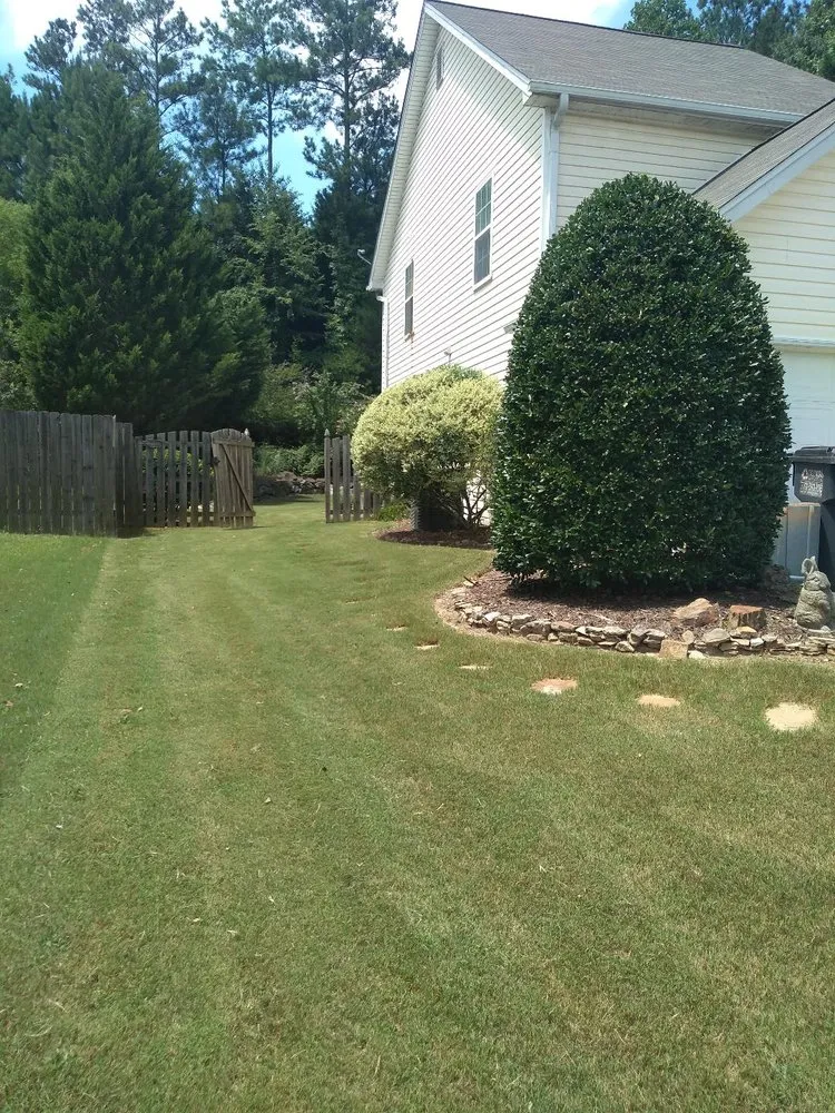 Expert garden landscaping for outdoor upgrades in Woodstock, GA by Cherokee Landscapers