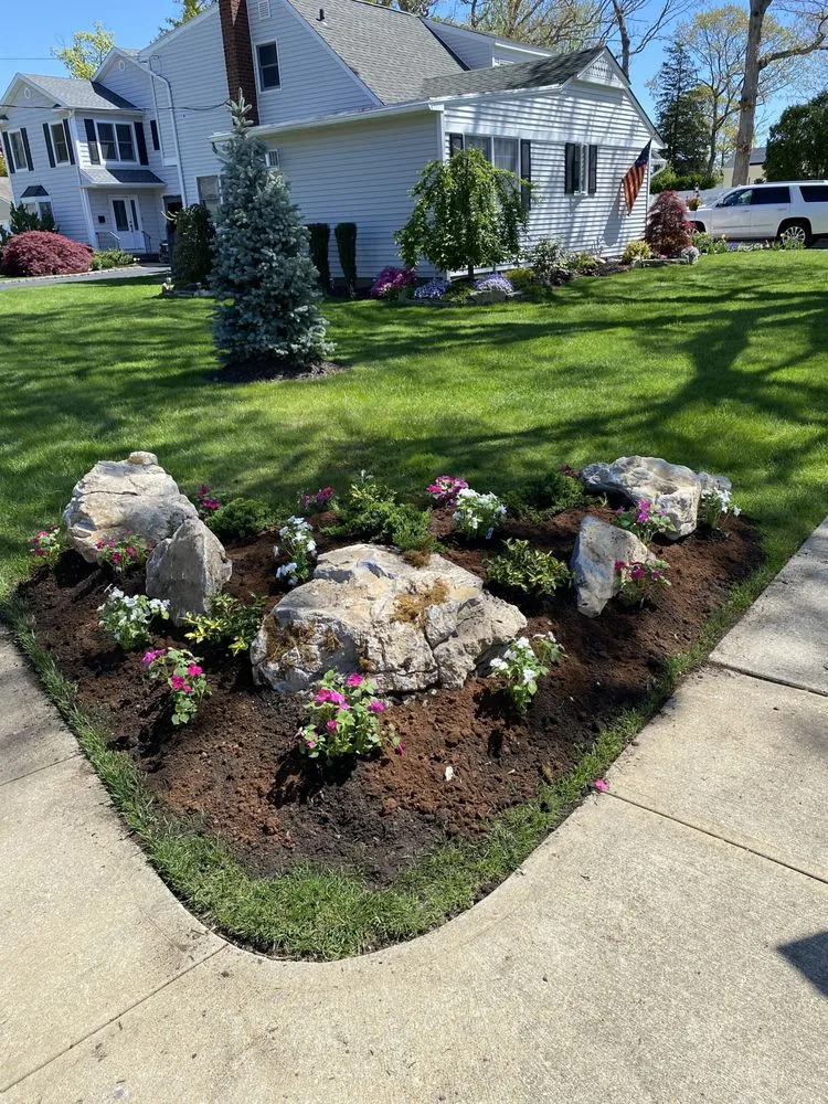Expert yard cleanup service in Massapequa, NY - Cherry Creek Landscaping