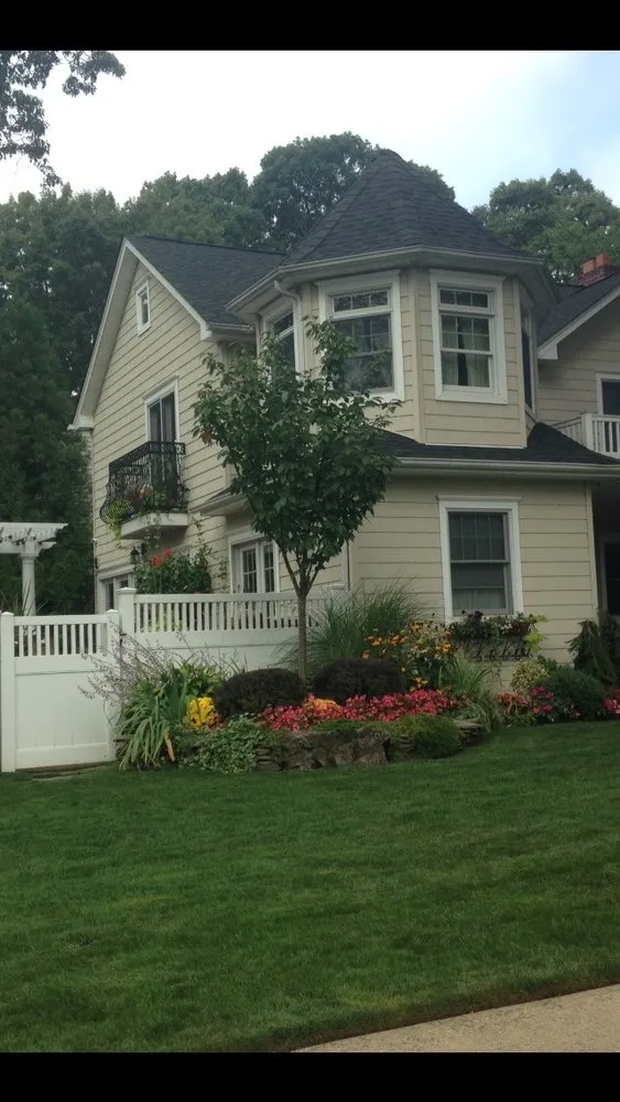 Expert yard cleanup service near you in Massapequa, NY by Cherry Creek Landscaping