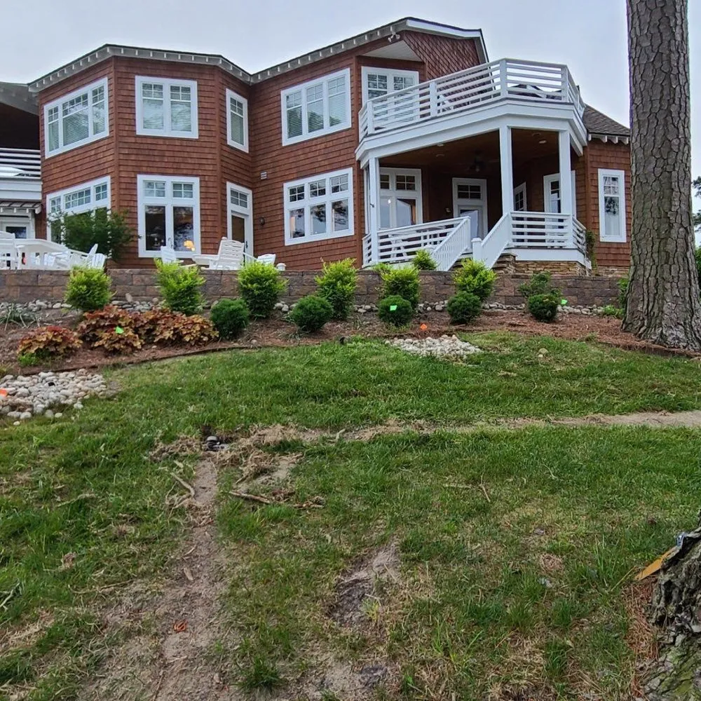 Custom lawn care service in Yorktown, VA by Chesbay Landscaping