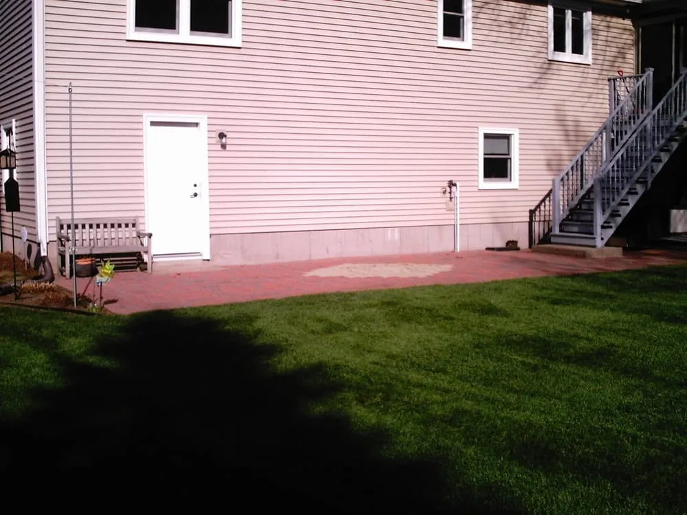 Local yard cleanup service experts serving Feeding Hills, MA - Chestnut Hill Farm and Services