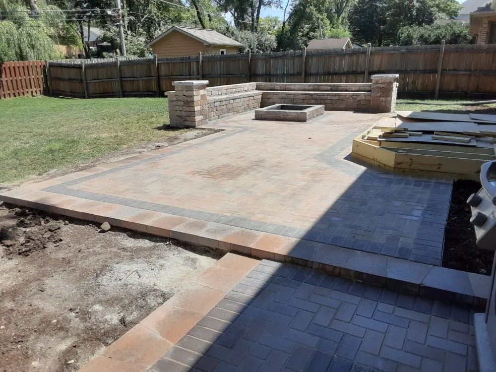 Expert landscape installation for beautiful yards in Glendale Heights, IL by Chicago Hardscape