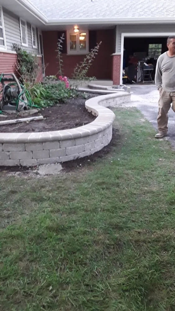 Custom landscaping services with custom design in Glendale Heights, IL by Chicago Hardscape