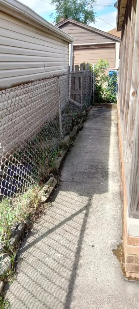 Professional residential landscaping experts serving Evergreen Park, IL - Chicago Lawn Care