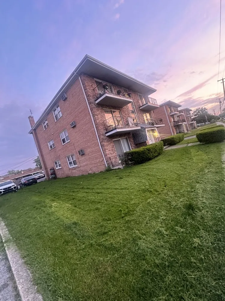 Top-rated landscape installation for homes in Skokie, IL by Chicago R Builders