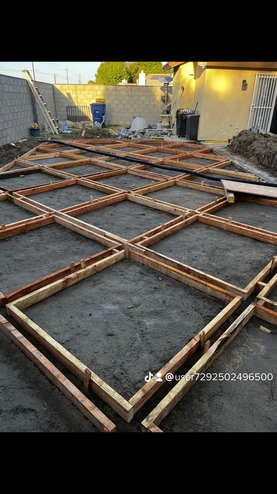 Reliable lawn mowing service experts serving Bakersfield, CA - Chicos Handyman Service