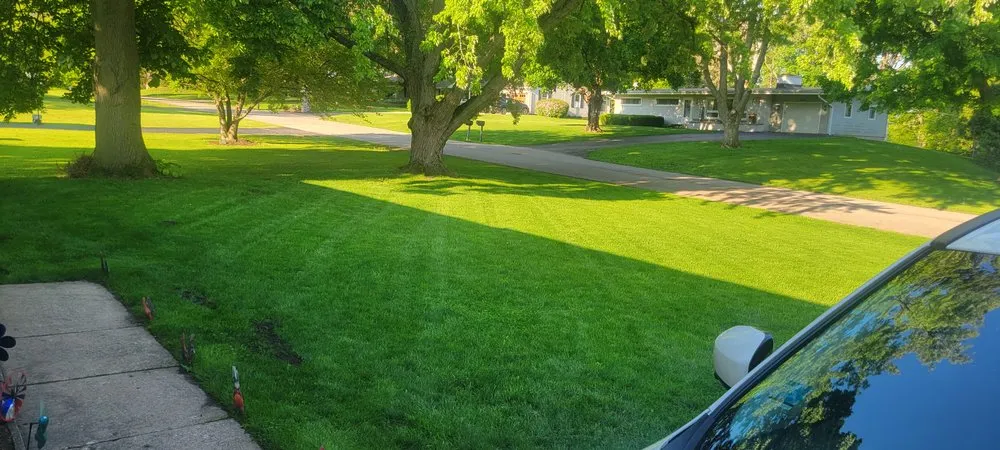 Reliable yard maintenance for beautiful yards across Marengo, IL - Chico's Landscaping