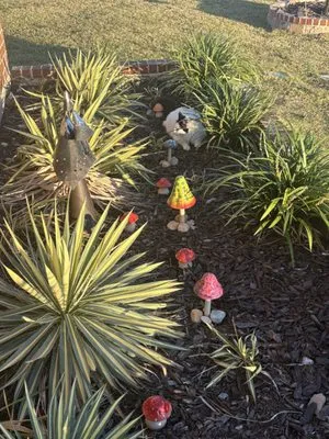 CHIEFS Lawn & Landscape Logo