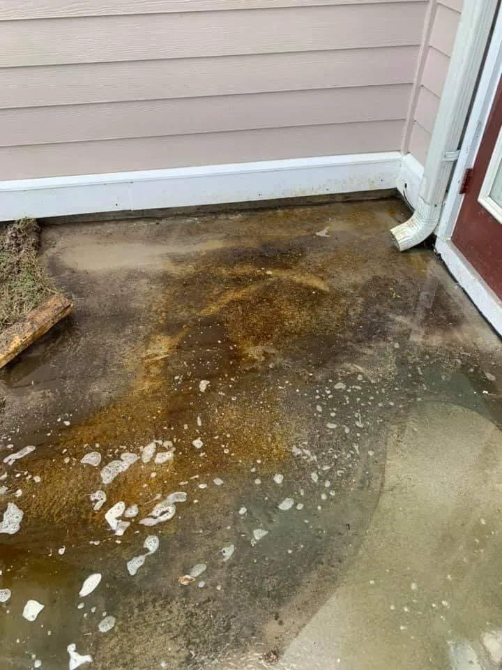 Reliable yard cleanup service for homes across Charleston, SC - Chilli’s Pressure Washing &Landscaping