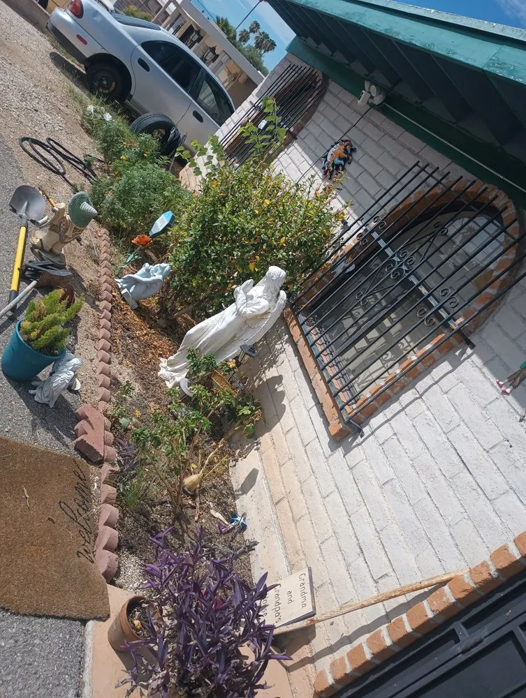 Top-rated residential landscaping for beautiful yards in Tucson, AZ by Chino's Yard And Housework Clean Up