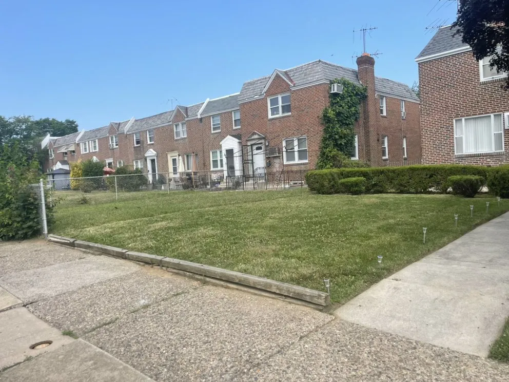 Affordable lawn mowing service for beautiful yards across Philadelphia, PA - chinvi's