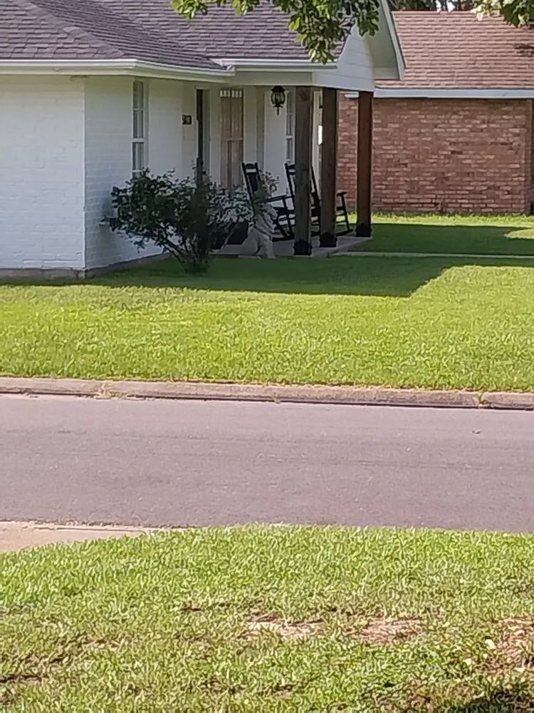 Custom landscaping services with custom design in Lake Charles, LA by Chips Lawn Services