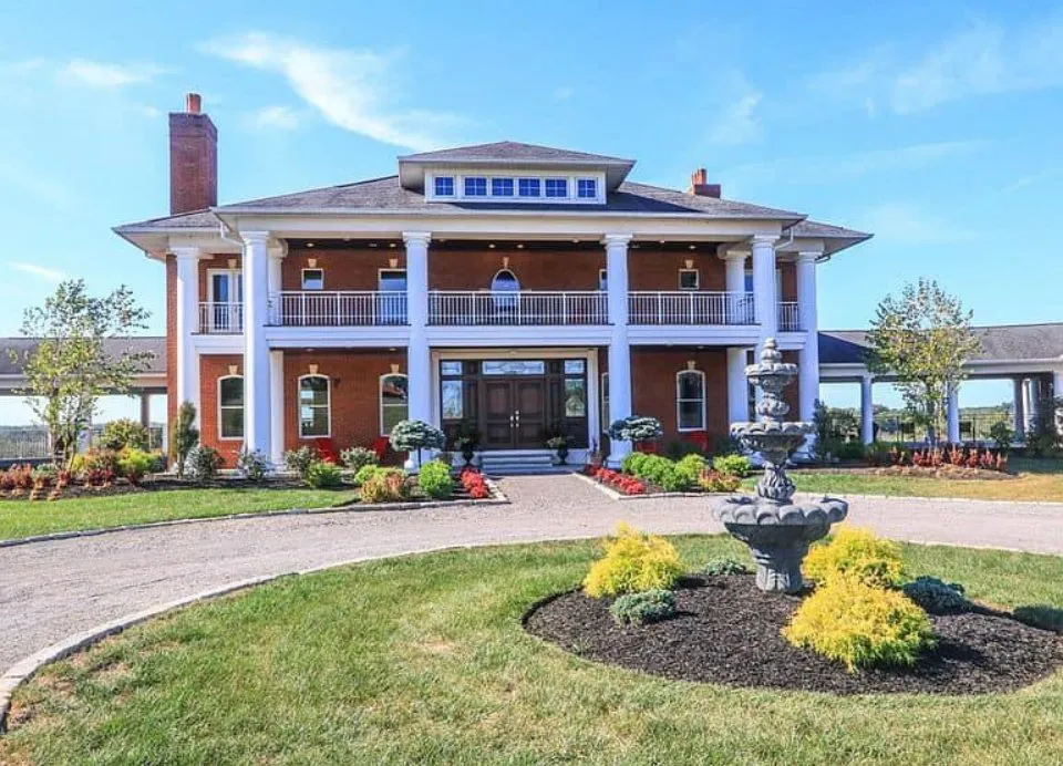 Professional lawn mowing service in Rising Sun, IN - Chipzies