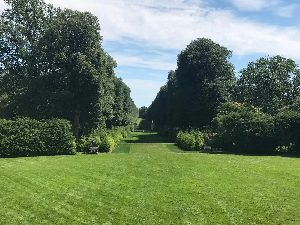 Custom yard maintenance experts serving Islip, NY - Chirino Landscaping