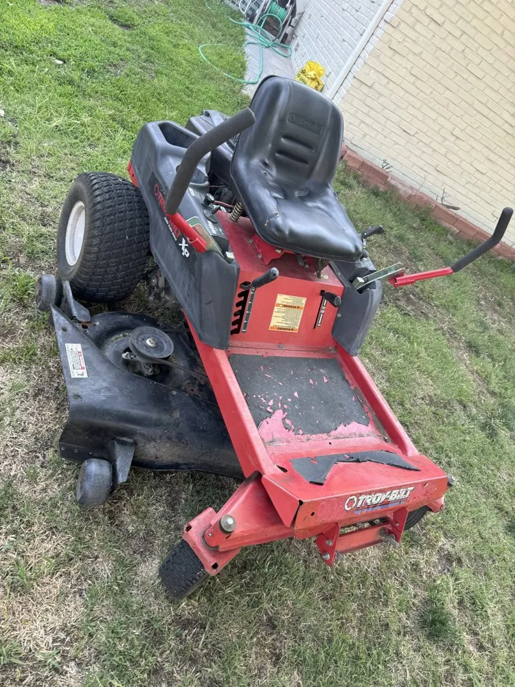 Trusted outdoor landscaping experts serving Wichita, KS - Chloe’s Elite Employees