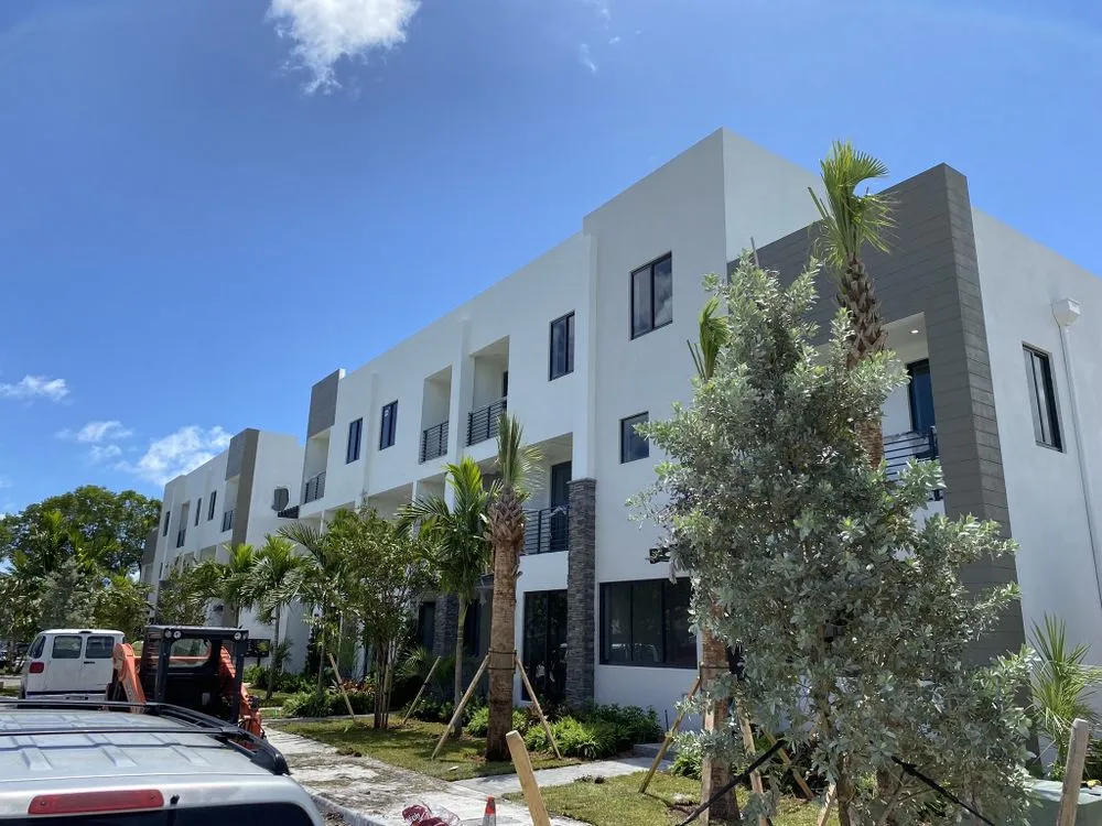 Local lawn care service for homes in Fort Lauderdale, FL by Chlora