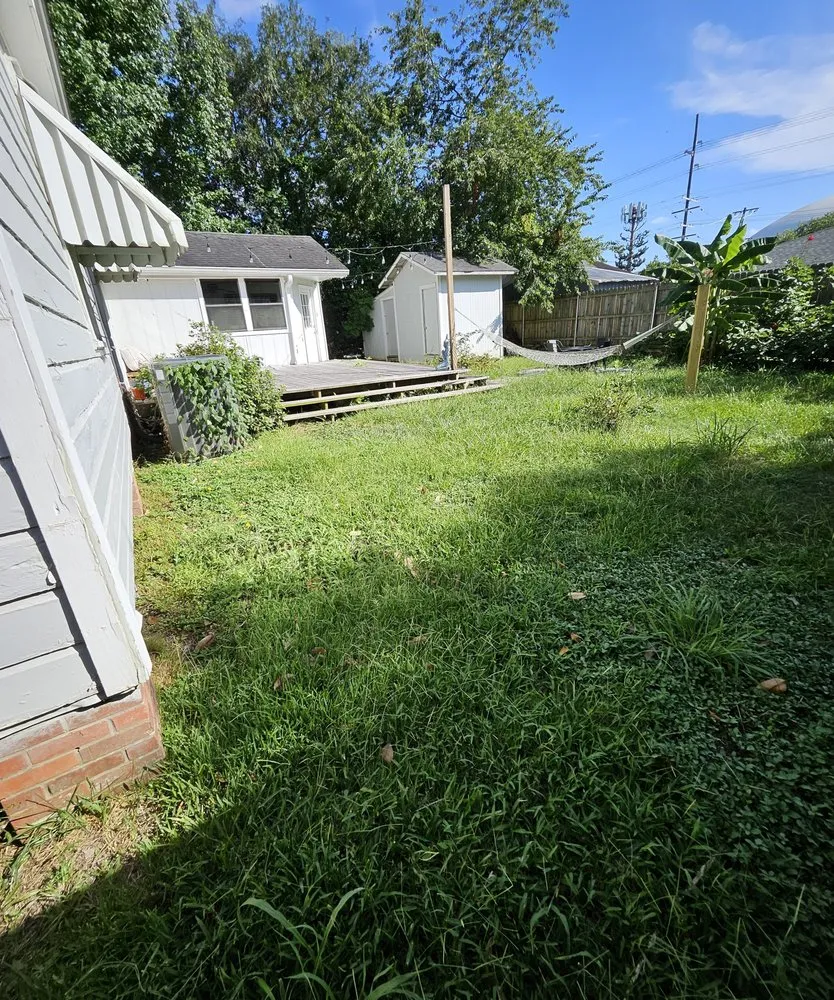 Professional yard cleanup service for residential properties in Lafayette, LA by Choate Brothers Handyman Service