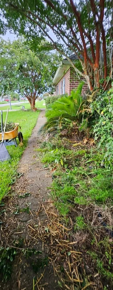 Top-rated outdoor landscaping in Lafayette, LA by Choate Brothers Handyman Service