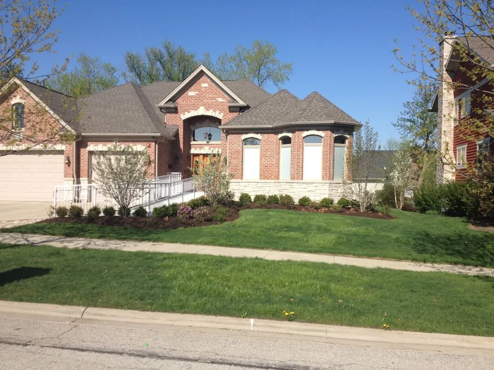 Affordable outdoor landscaping experts serving Des Plaines, IL - Choice Cut Landscaping