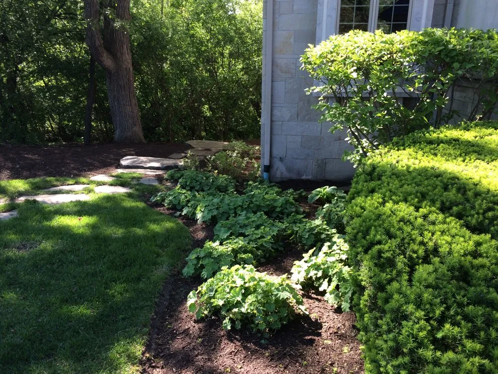 Top-rated garden landscaping for homes across Des Plaines, IL - Choice Cut Landscaping