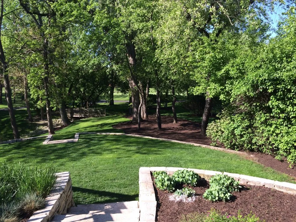 Trusted residential landscaping in Des Plaines, IL by Choice Cut Landscaping