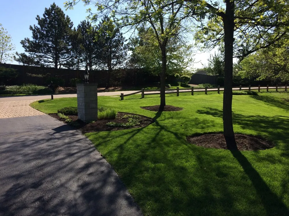 Custom landscaping services for homes across Des Plaines, IL - Choice Cut Landscaping