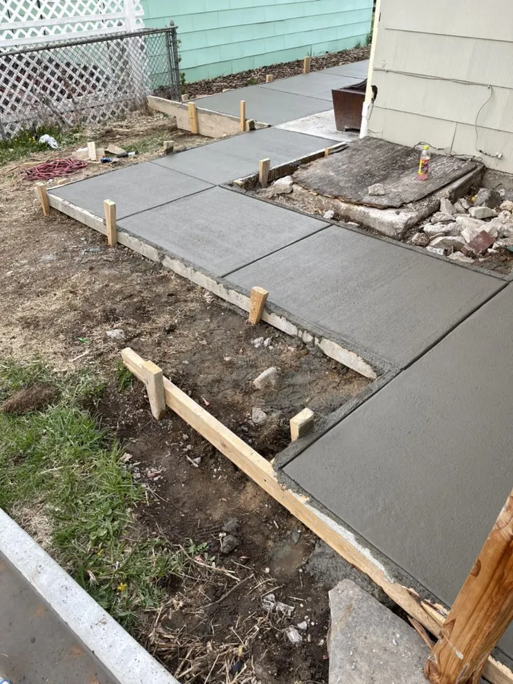 Top-rated yard maintenance experts serving Denver, CO - Choose Chani's Landscaping