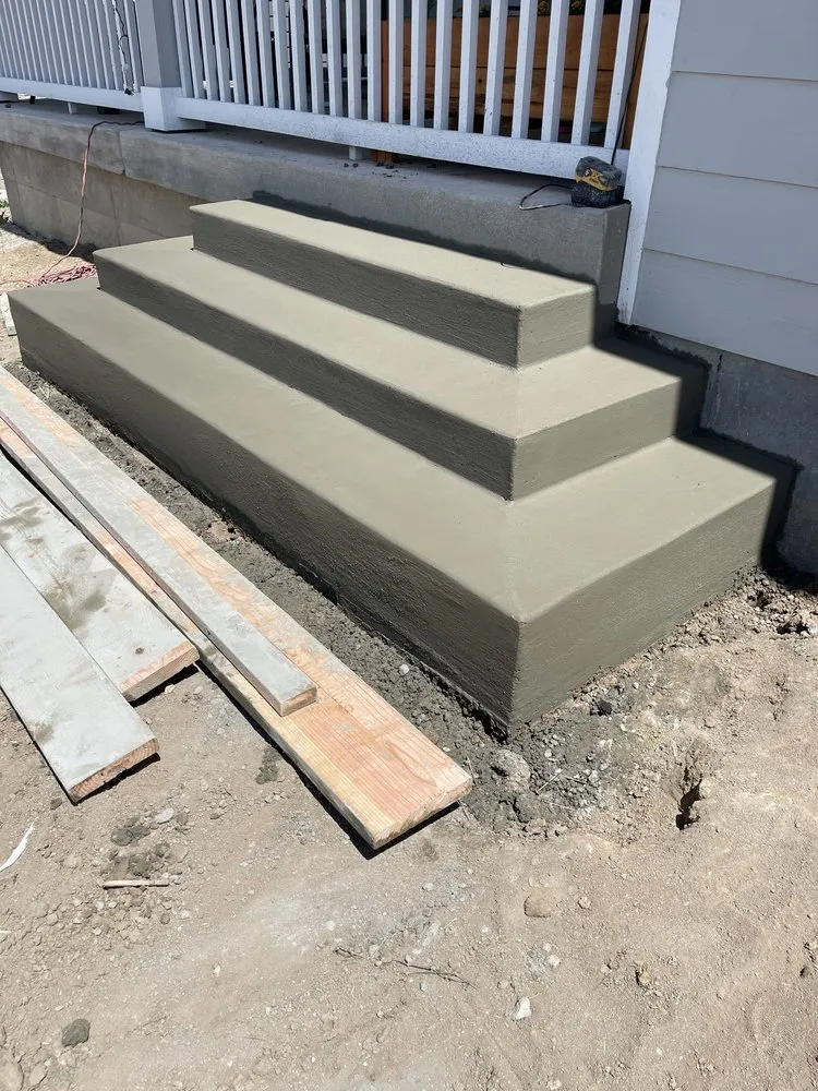 Reliable garden landscaping for year-round maintenance across Denver, CO - Choose Chani's Landscaping