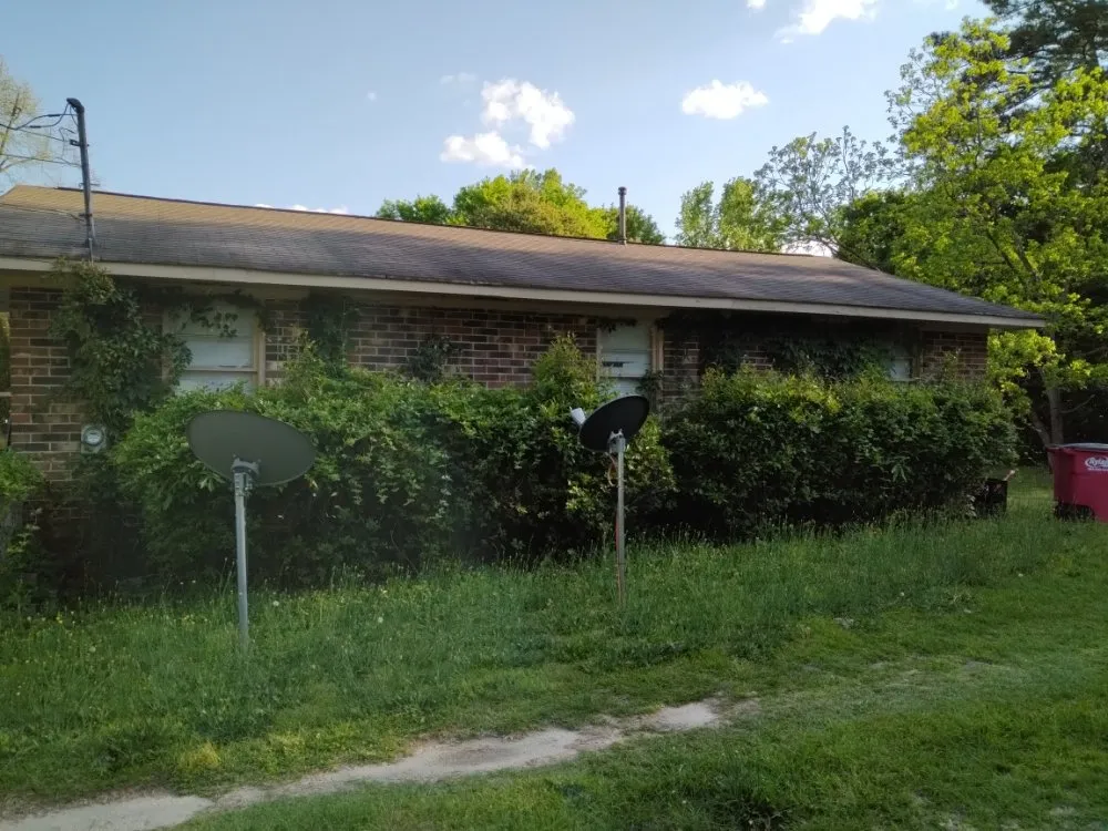 Local lawn care service in Macon, GA by Chop it down landscaping