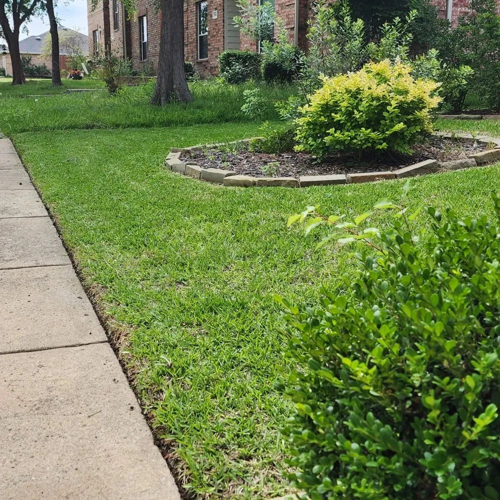 Custom yard maintenance in Heath, TX by Choremen Signature