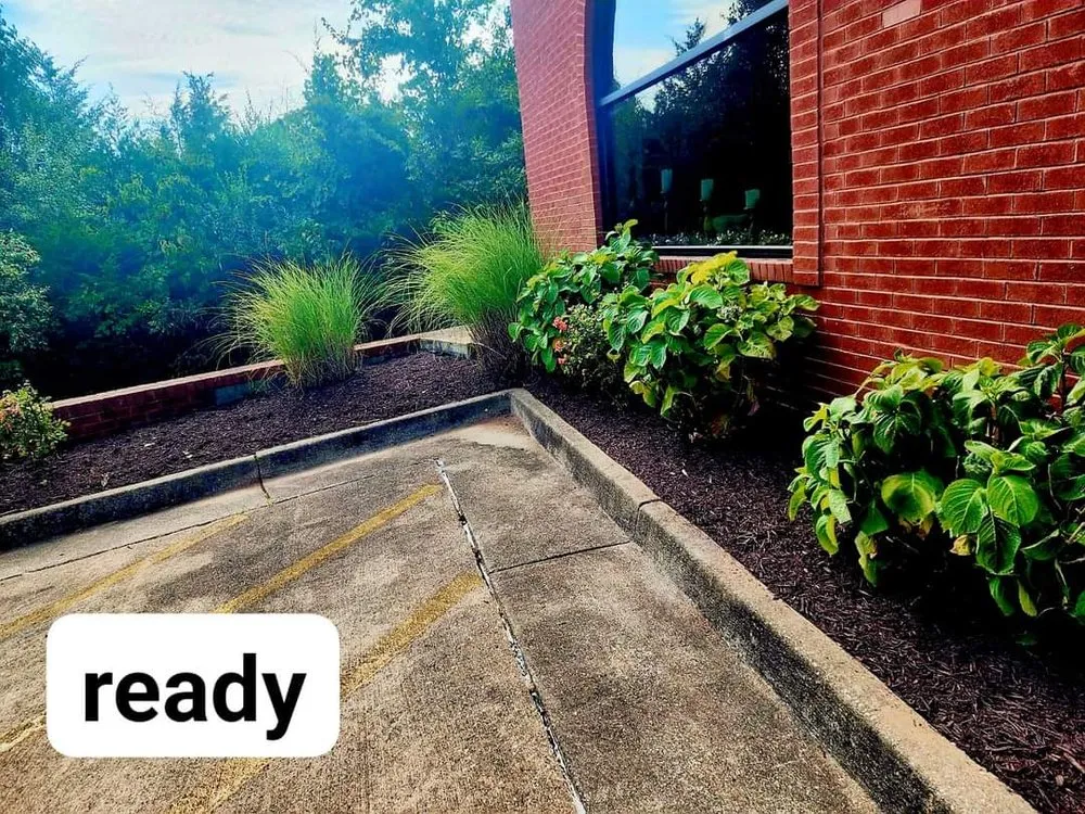 Top-rated outdoor landscaping in Fredericksburg, VA by Choys Lawn Services