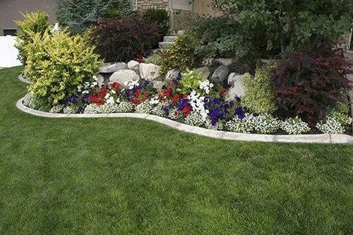 Local garden landscaping experts serving Thomasboro, IL - Chris & Company