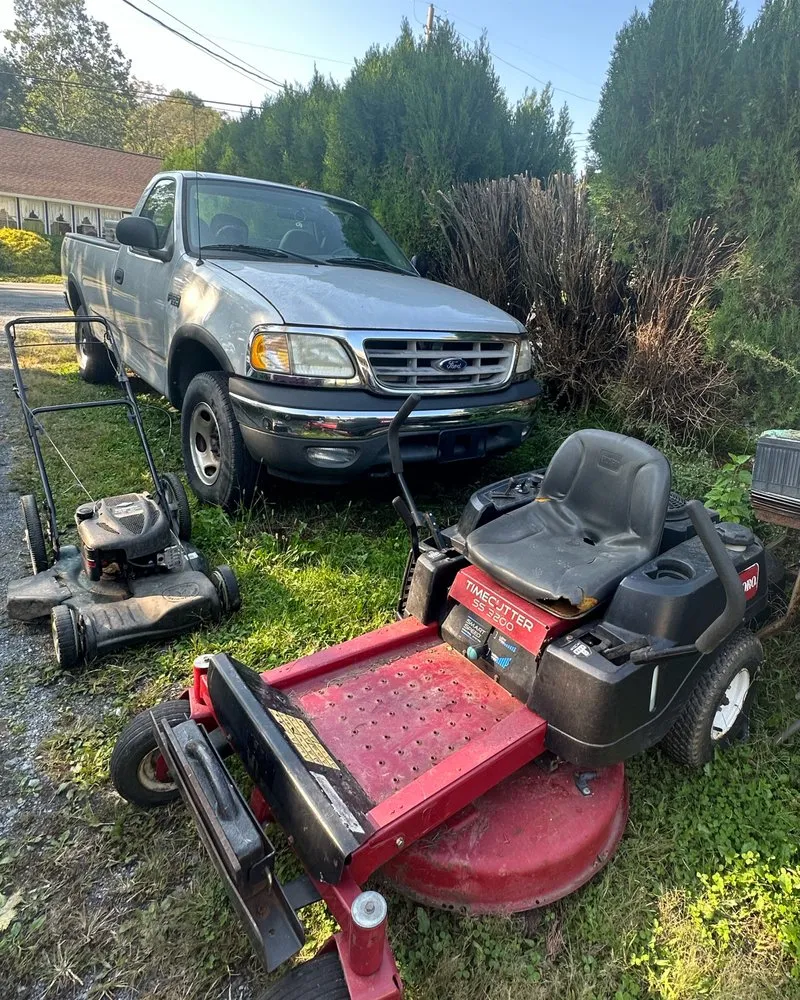 Affordable yard cleanup service for residential properties across Newmanstown, PA - Chris Heisey’s Lawn Care