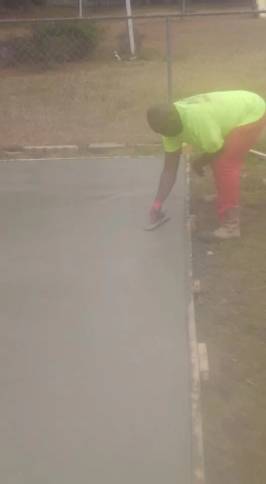 Affordable yard maintenance in Zebulon, NC by Chris Jonson Lawn Care